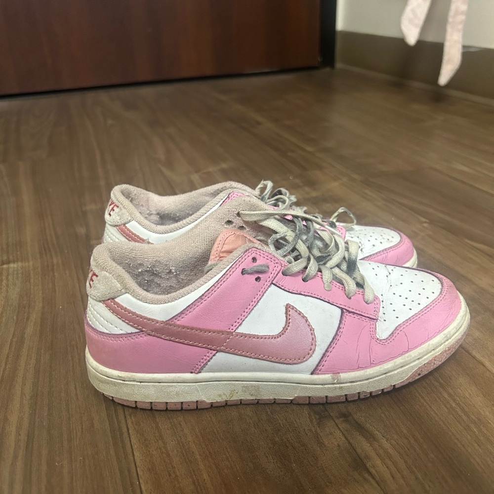 Light pink velvet strip size 7 low dunks